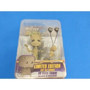 NECA Limited Edition Guardians of the Galaxy Baby Groot Gift Set Bundle